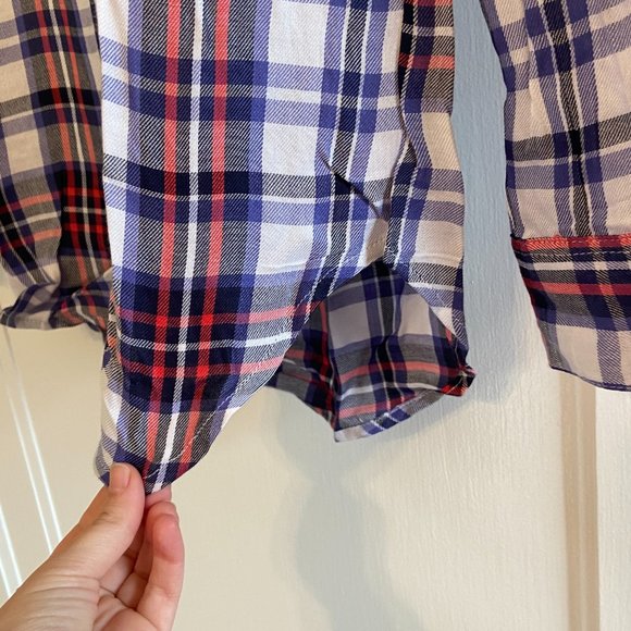 Banana Republic Factory Boyfriend Fit Button Down top - Picture 2 of 7